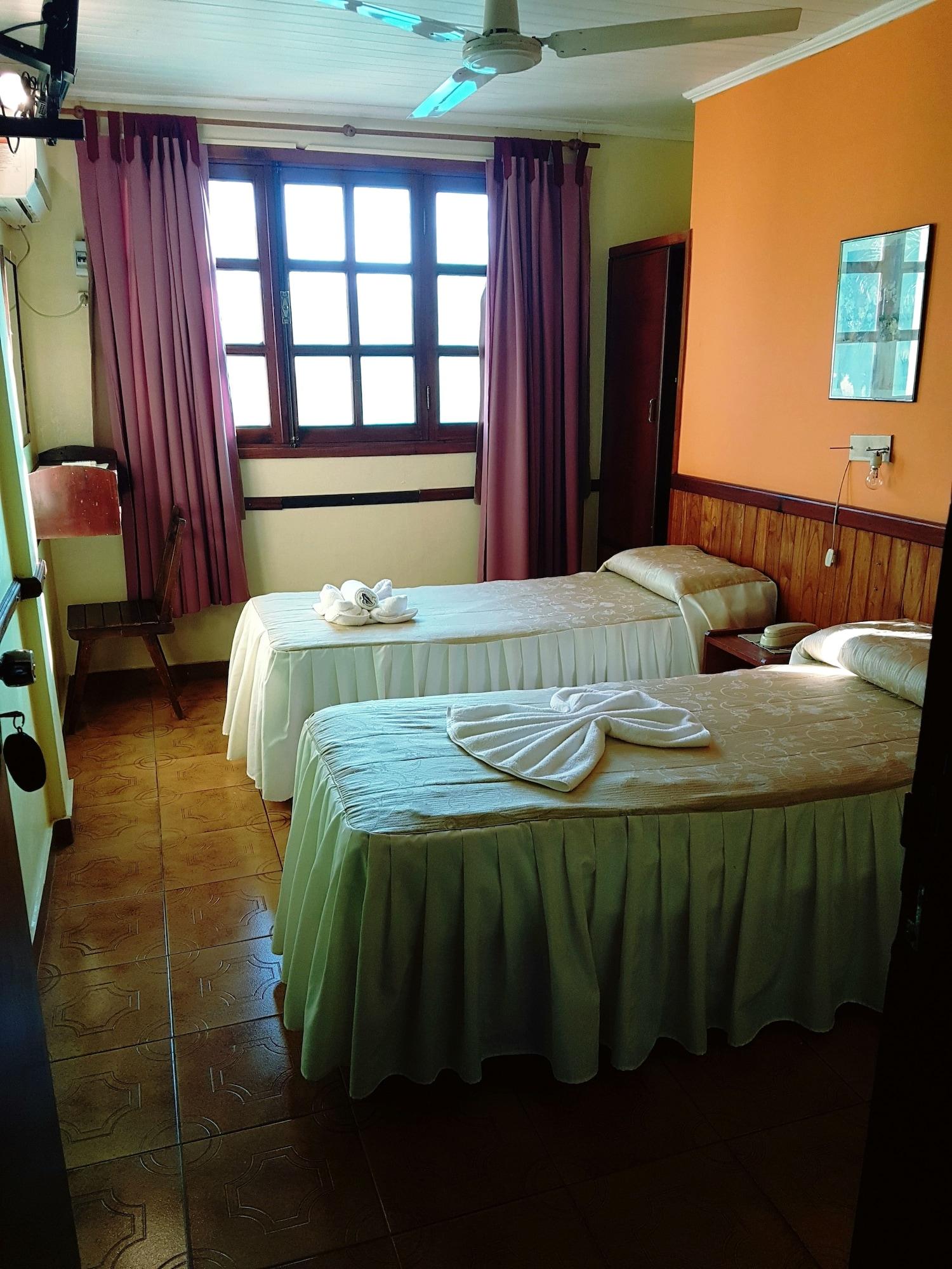 Hosteria Los Helechos Puerto Iguazu Bagian luar foto