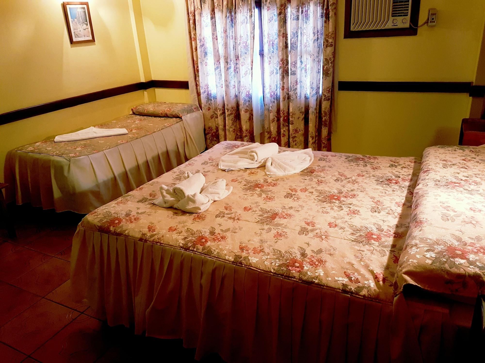 Hosteria Los Helechos Puerto Iguazu Bagian luar foto