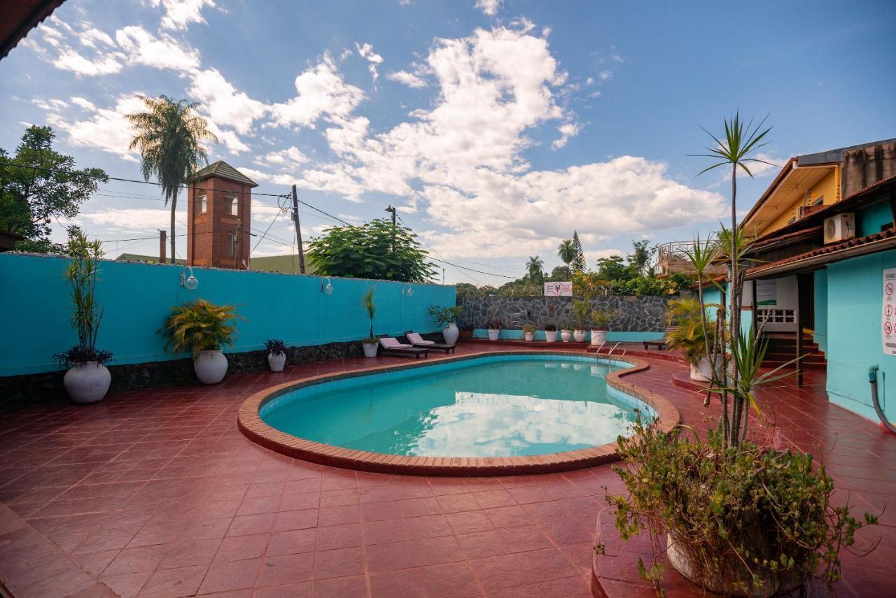 Hosteria Los Helechos Puerto Iguazu Bagian luar foto