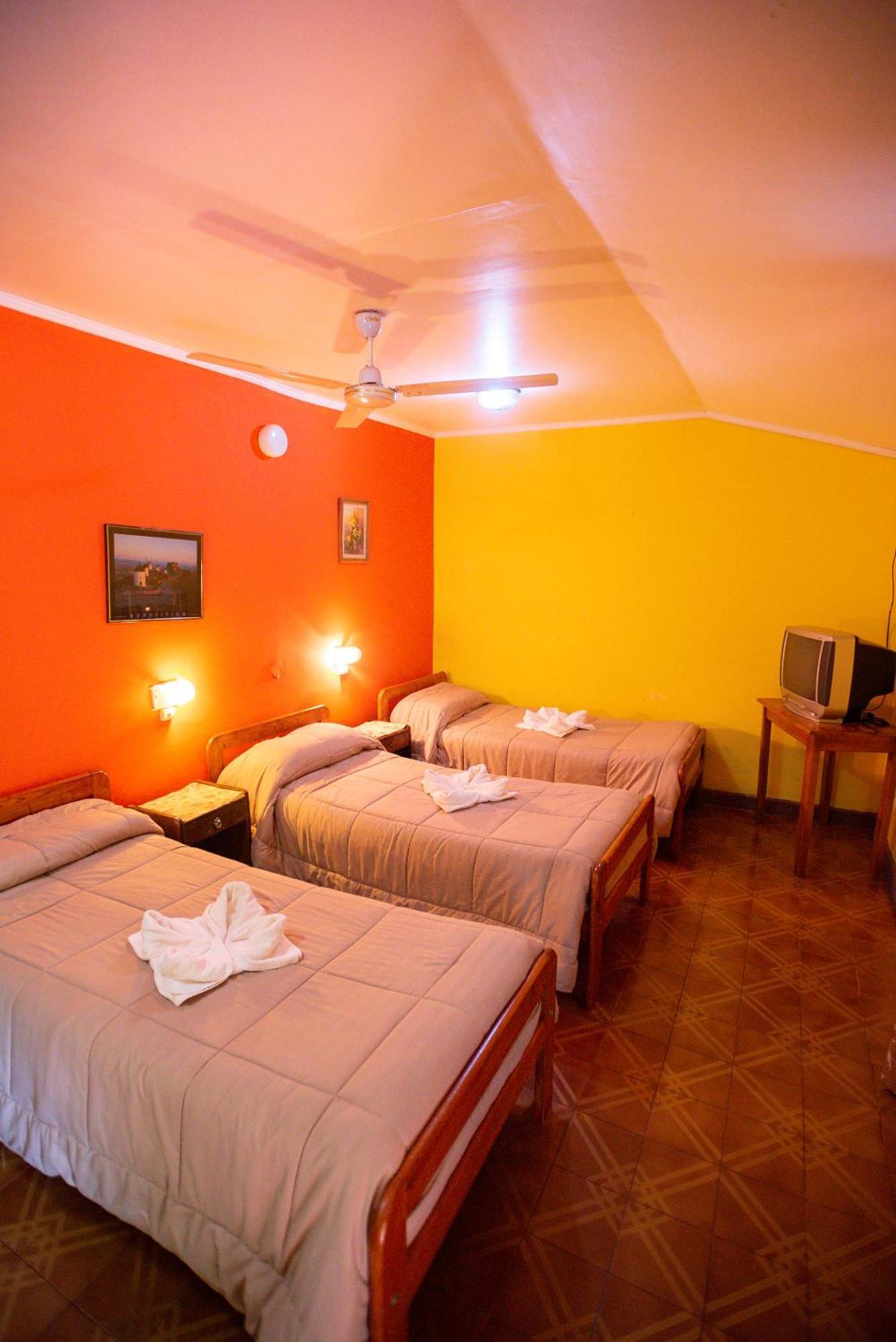 Hosteria Los Helechos Puerto Iguazu Bagian luar foto
